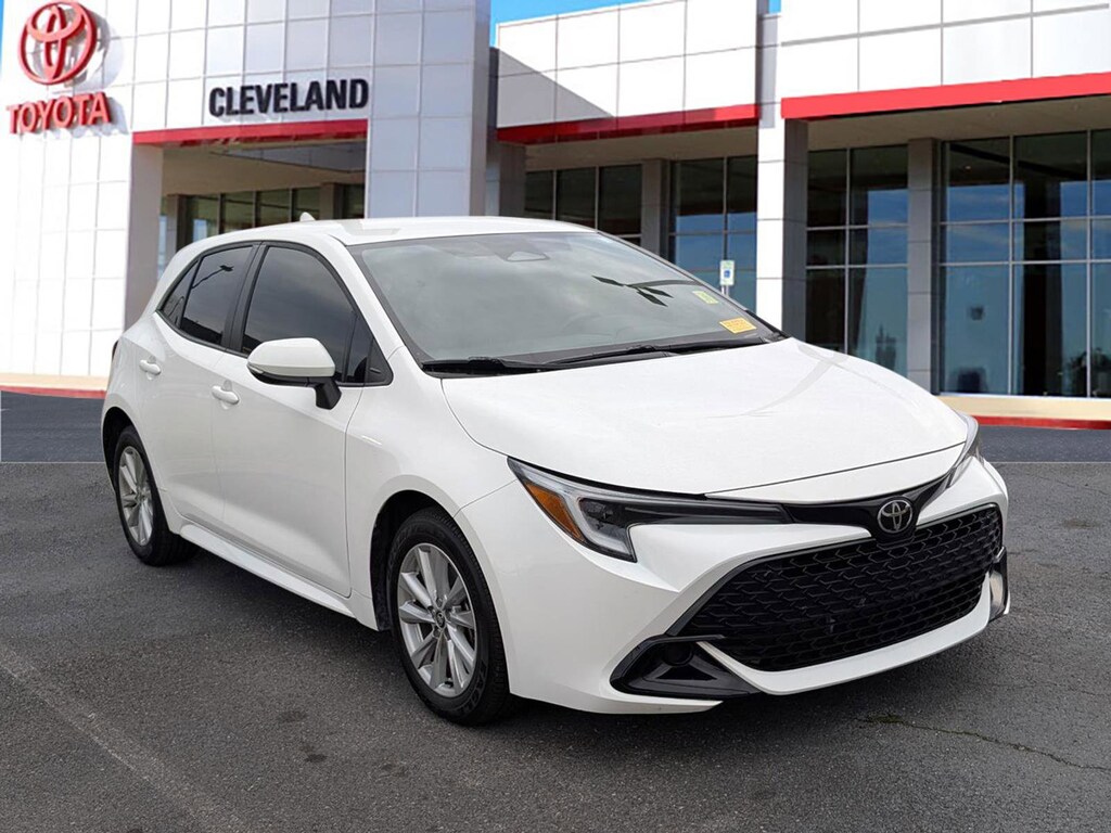 Used 2024 Toyota Corolla Hatchback SE Hatchback