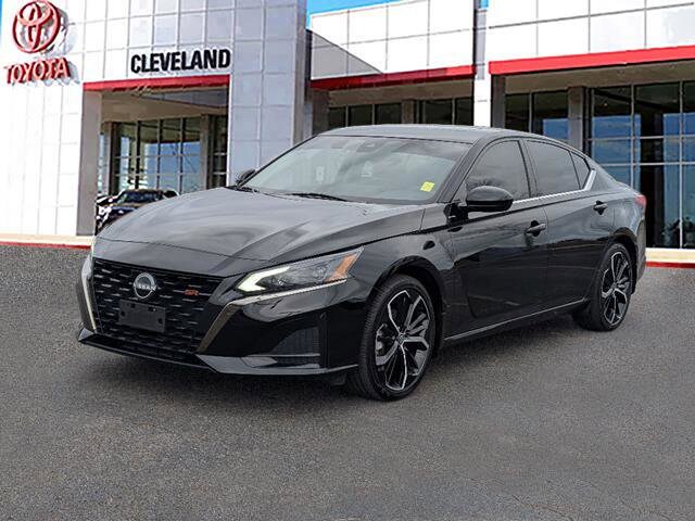 2024 Nissan Altima 2.5 SR photo 3