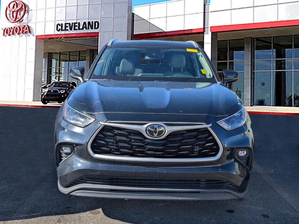 Used 2022 Toyota Highlander XLE SUV