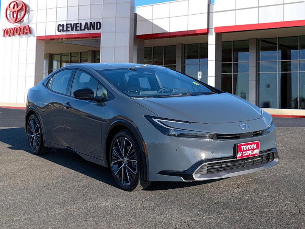 Used 2025 Toyota Prius XLE Hatchback