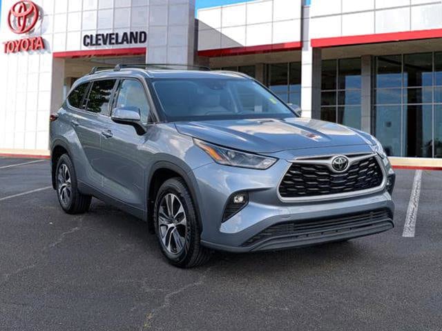 Used 2021 Toyota Highlander XLE with VIN 5TDHZRBH7MS067116 for sale in Cleveland, TN