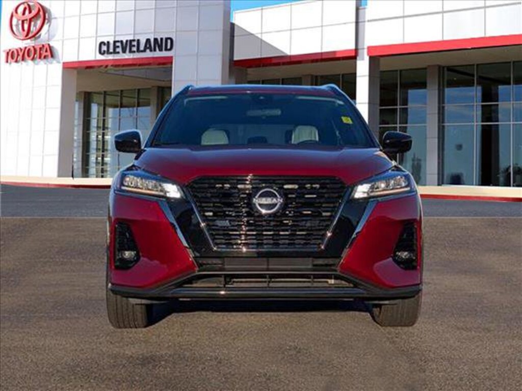 Used 2023 Nissan Kicks SR SUV