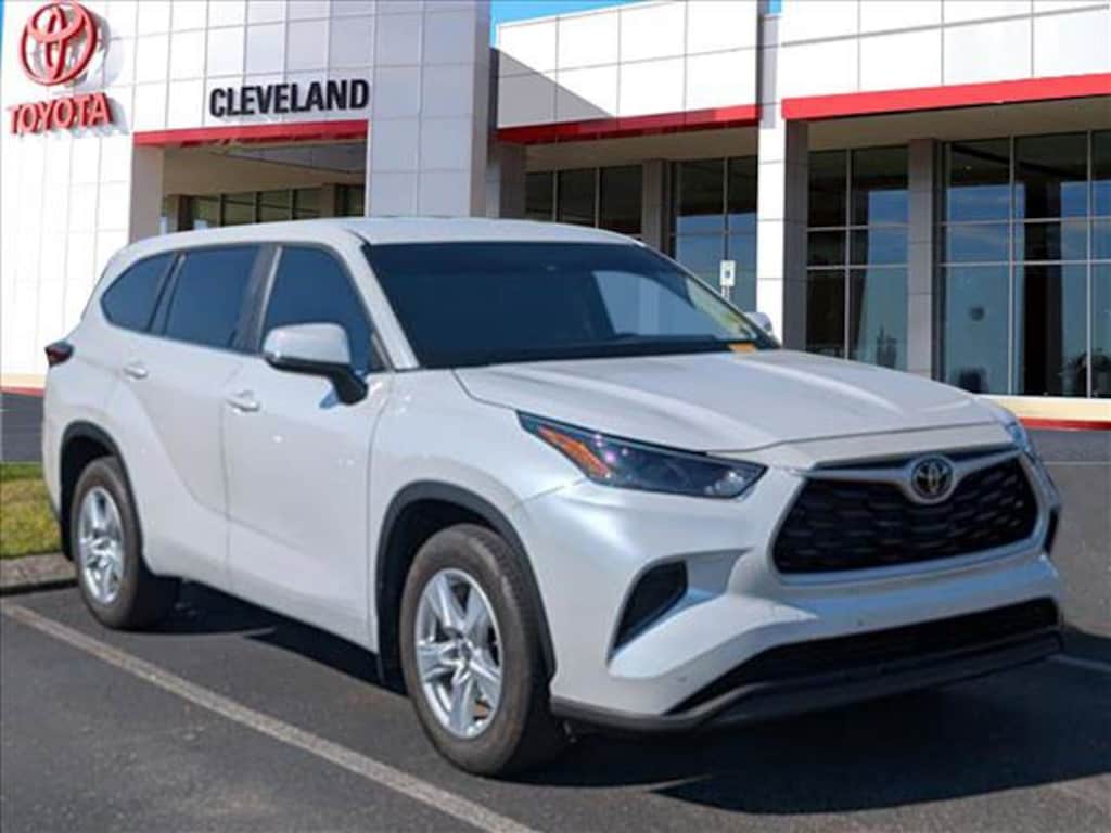 Used 2023 Toyota Highlander L SUV