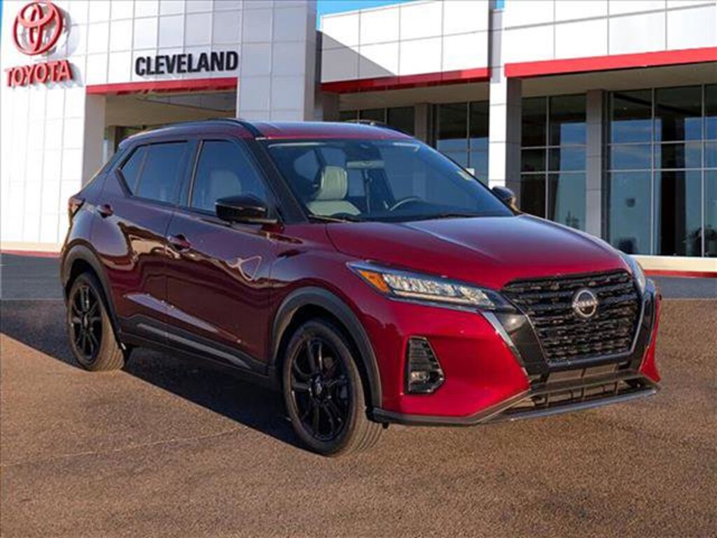 Used 2023 Nissan Kicks SR SUV