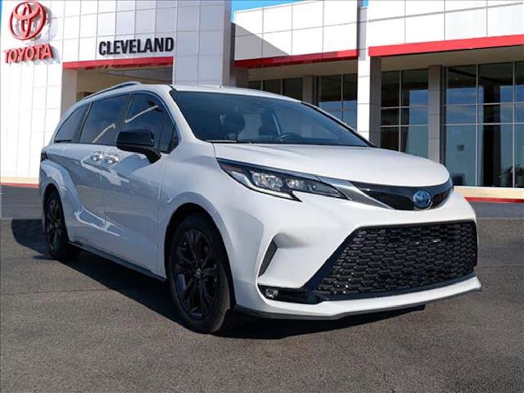 Used 2023 Toyota Sienna XSE 7-Passenger Van Passenger Van