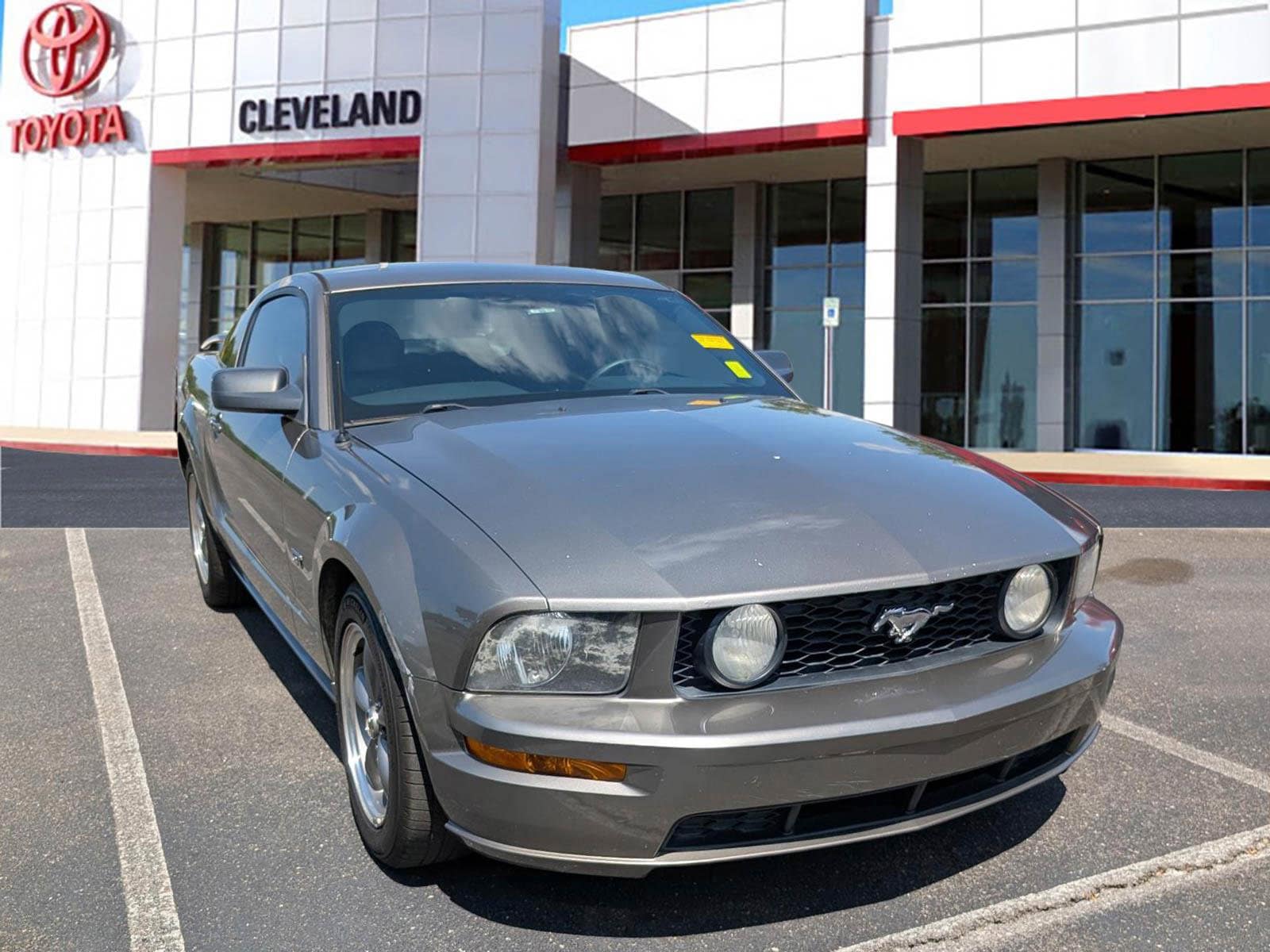 Used 2005 Ford Mustang GT Deluxe with VIN 1ZVFT82H555196995 for sale in Mcdonald, TN