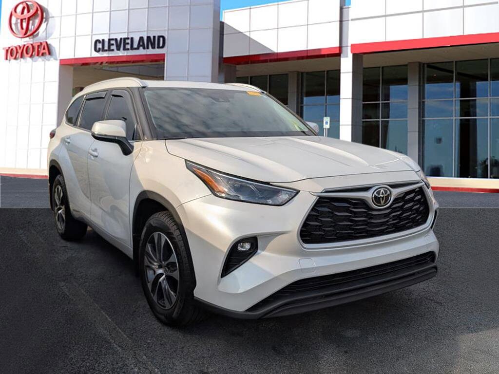 Used 2022 Toyota Highlander XLE SUV