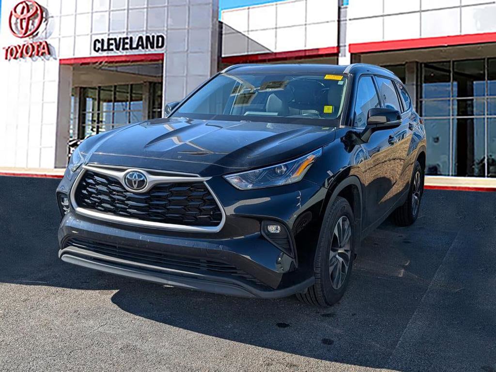 Used 2022 Toyota Highlander XLE SUV