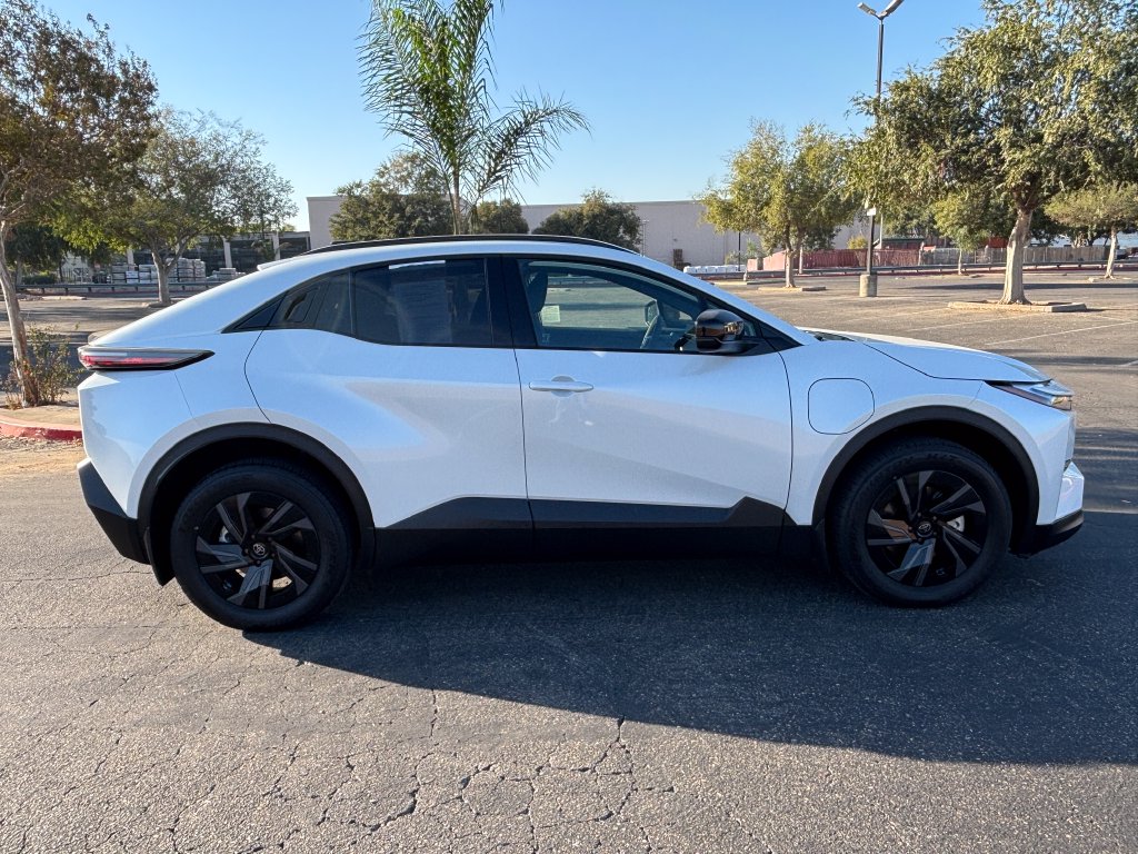 Used 2026 Toyota C-HR SE SUV