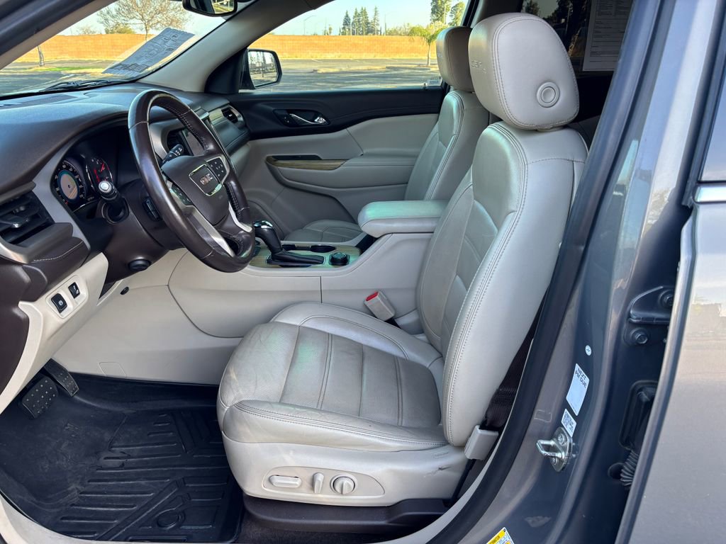 2019 GMC Acadia Denali - Photo 22