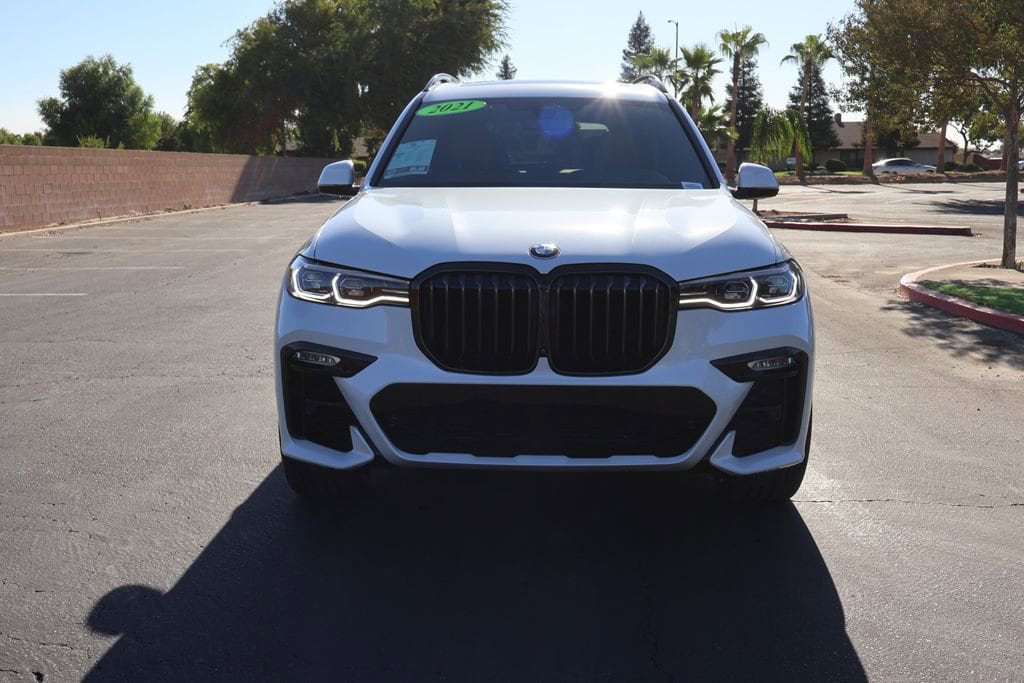 Used 2021 BMW X7 M50i with VIN 5UXCX6C04M9H77050 for sale in Clovis, CA