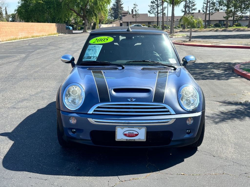 Used 2005 MINI Cooper S with VIN WMWRH33455TF83381 for sale in Clovis, CA