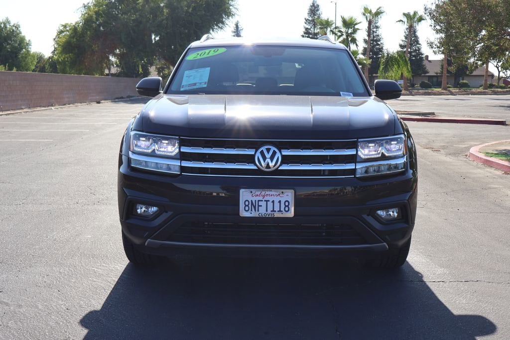 Used 2019 Volkswagen Atlas SE with VIN 1V2DR2CA1KC582438 for sale in Clovis, CA