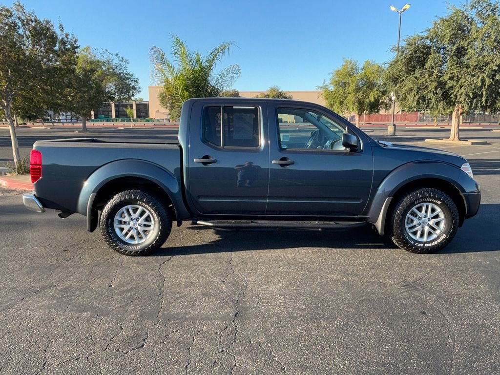 2018 Nissan Frontier SV photo 2