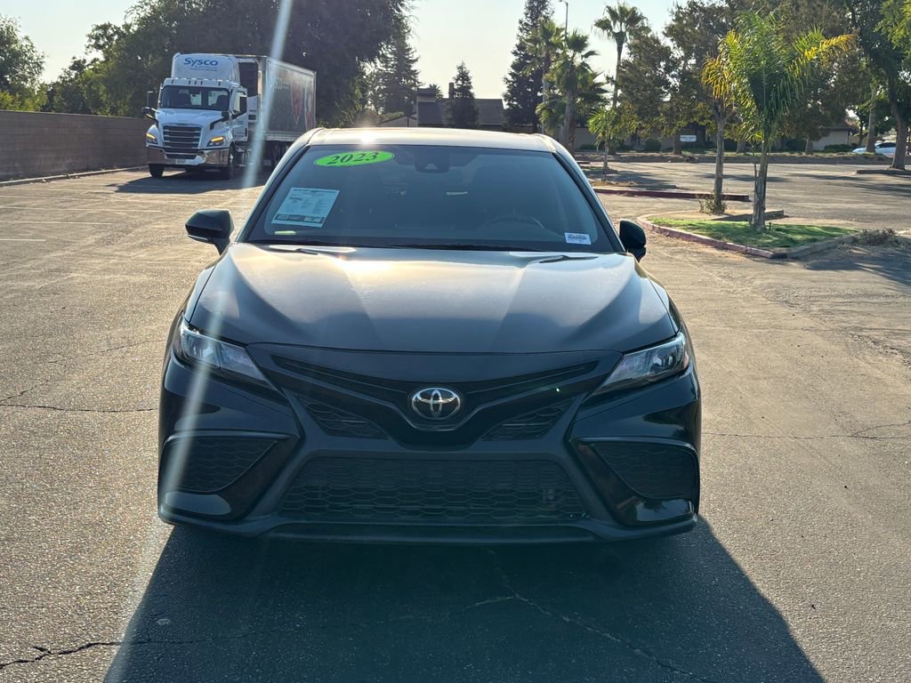 2023 Toyota Camry SE photo 2