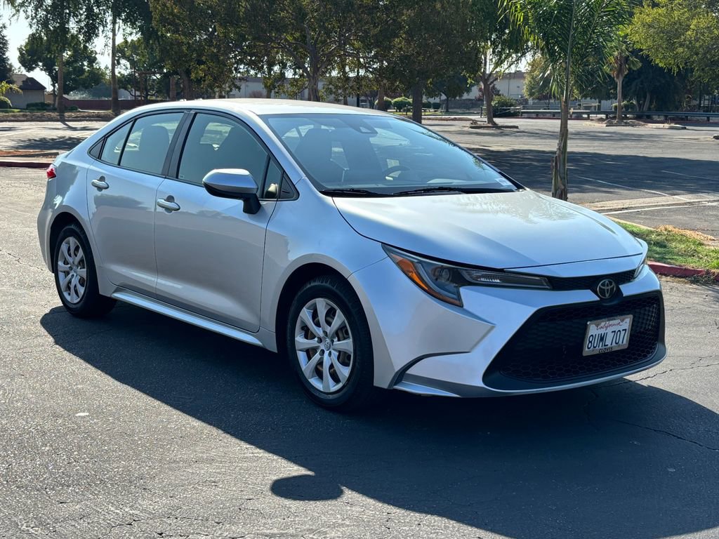 2020 Toyota Corolla LE photo 3