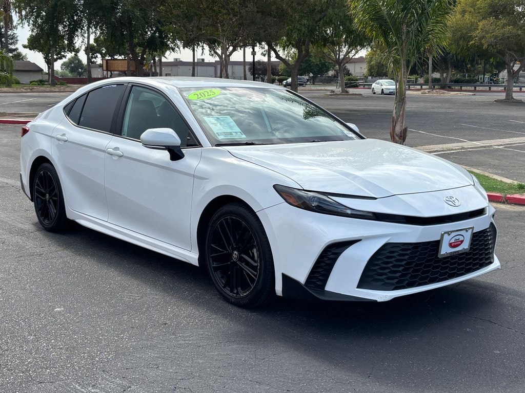 Used 2025 Toyota Camry SE Sedan