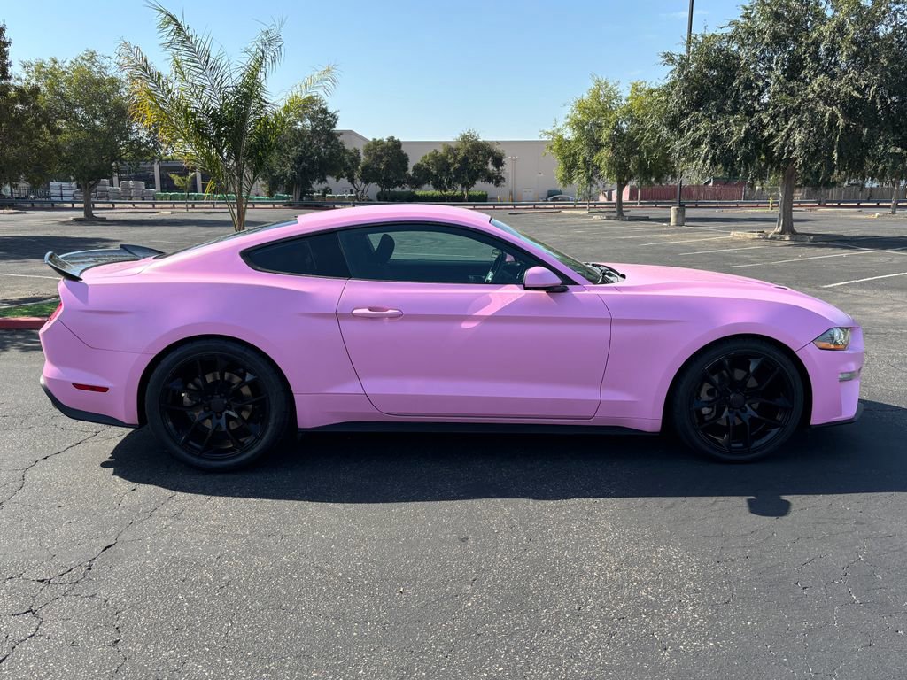 2018 Ford Mustang photo 3