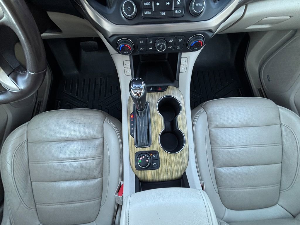 2019 GMC Acadia Denali - Photo 17