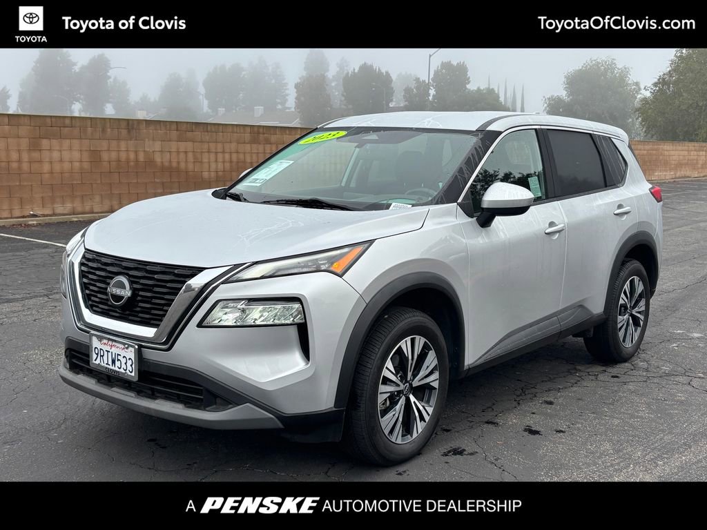 2023 Nissan Rogue SV's photo