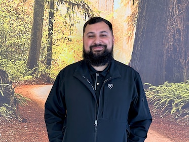 Staff member Elias Dominguez from ID_ed4f4eaa17a1