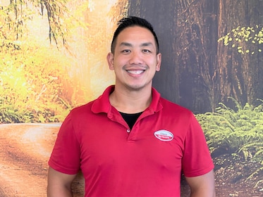 Staff member Thai Vang from ID_2d71e0ada36d