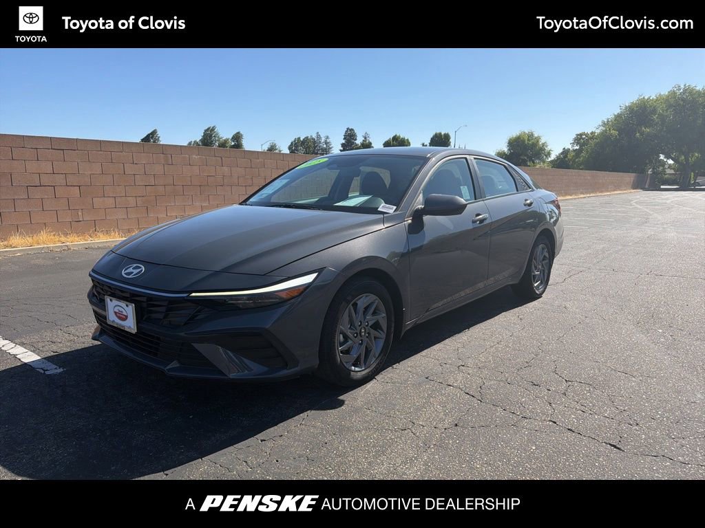2025 Hyundai Elantra 1.6 HEV Blue's photo