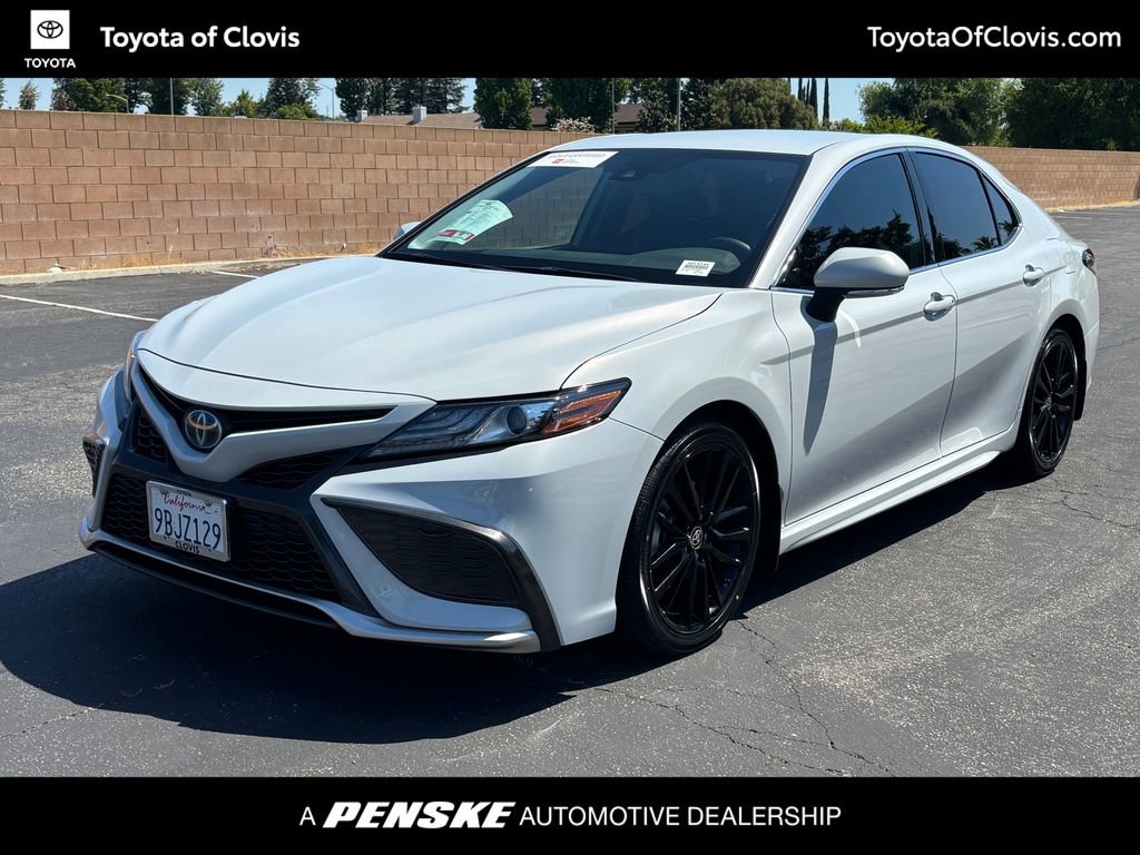 2022 Toyota Camry Hybrid Sedan 