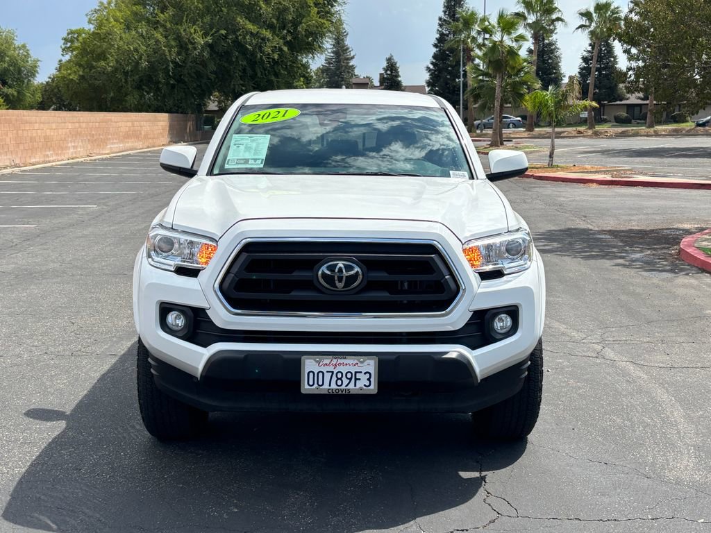 2021 Toyota Tacoma SR5 V6 photo 2