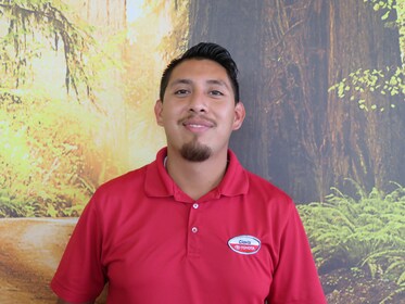 Staff member Luis Chavez from ID_c9691c138106