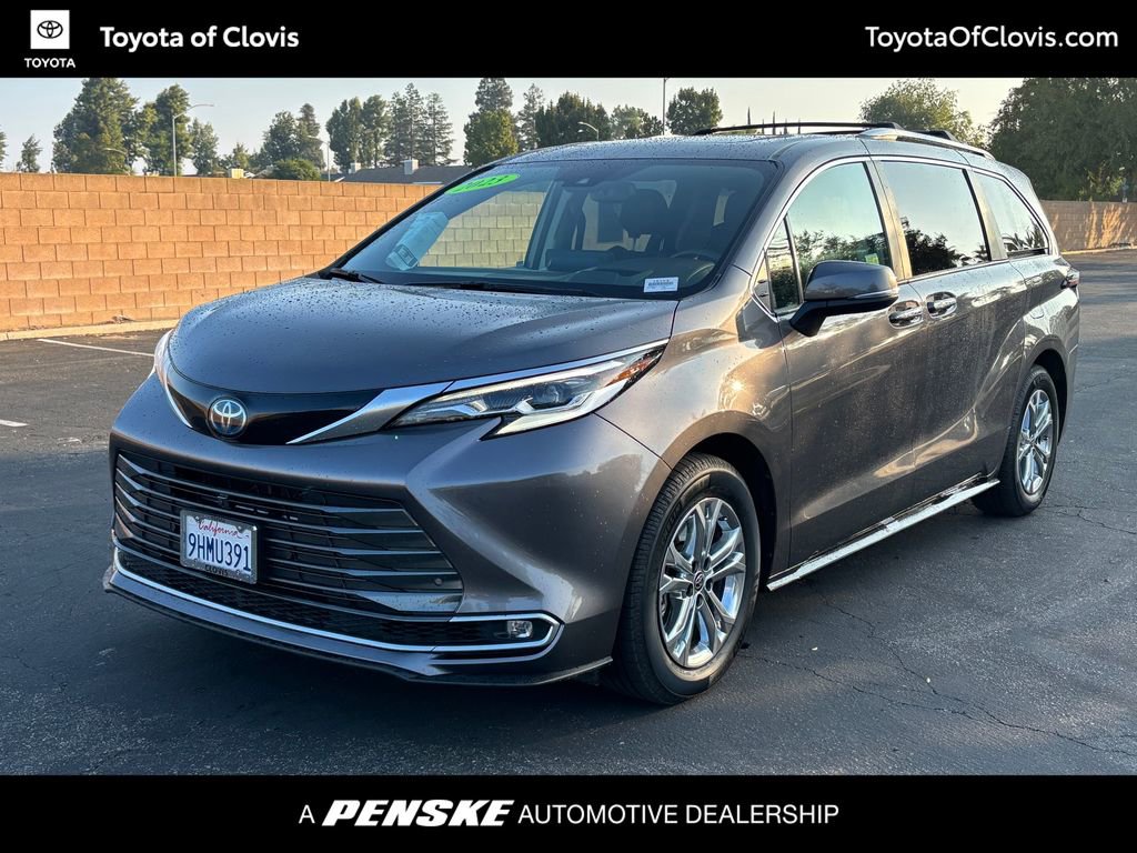 2023 Toyota Sienna Van Passenger Van 