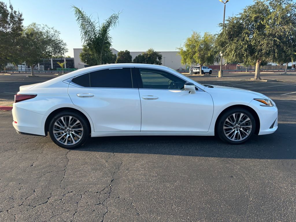 2021 Lexus ES 350 photo 3
