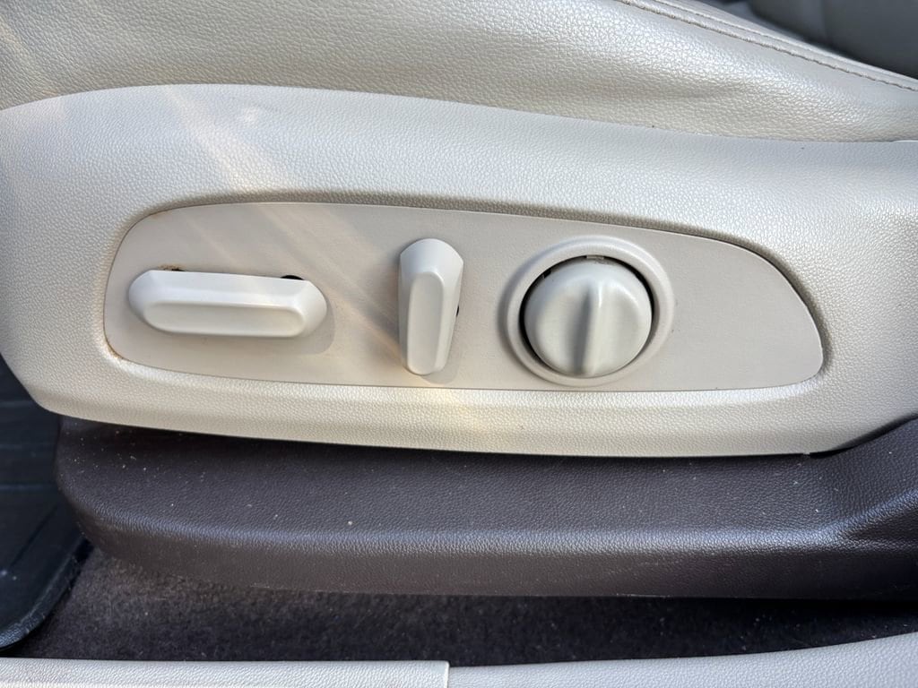 2019 GMC Acadia Denali - Photo 23