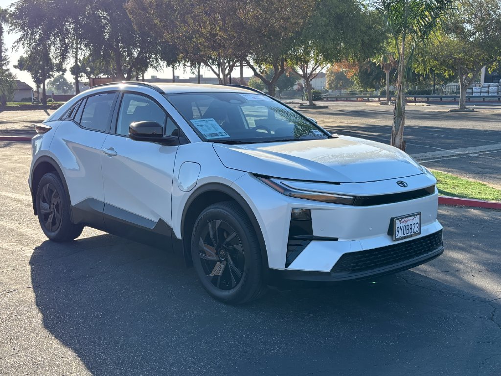 Used 2026 Toyota C-HR SE SUV