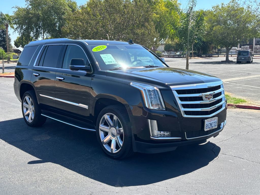 2018 Cadillac Escalade Luxury photo 3