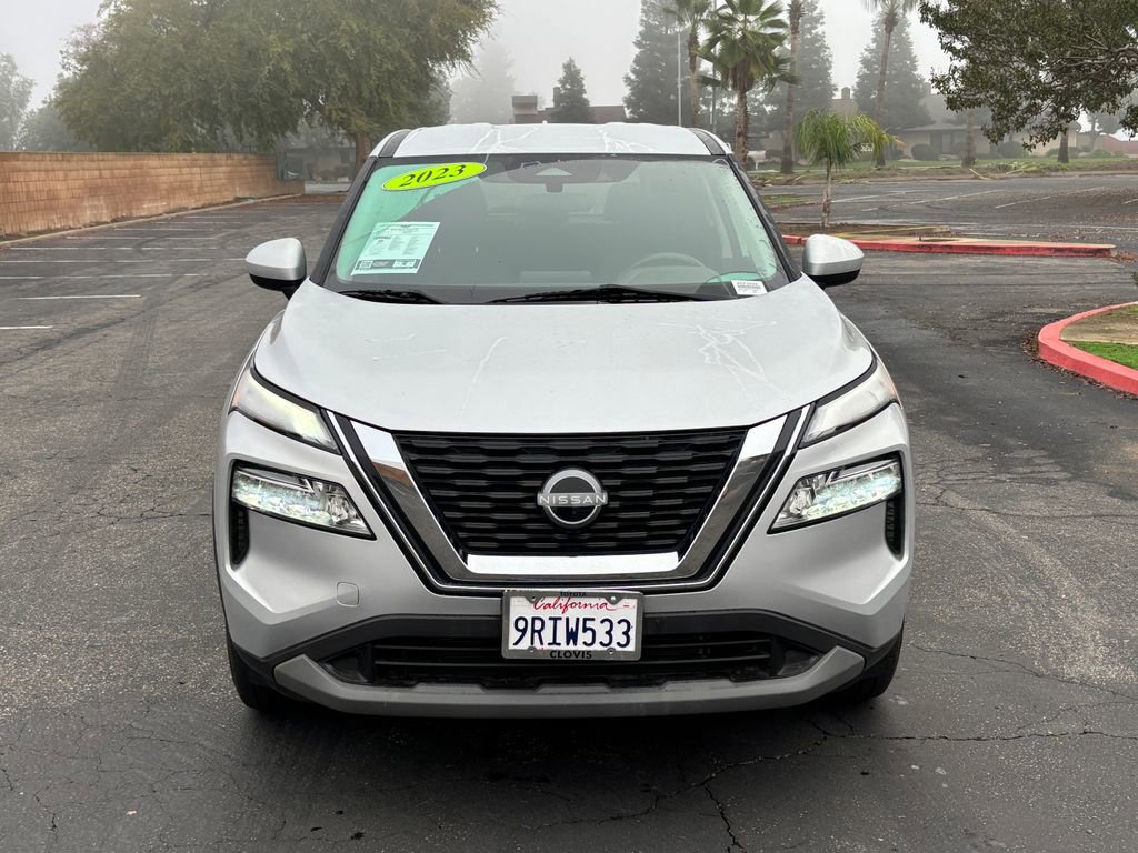 2023 Nissan Rogue SV photo 2