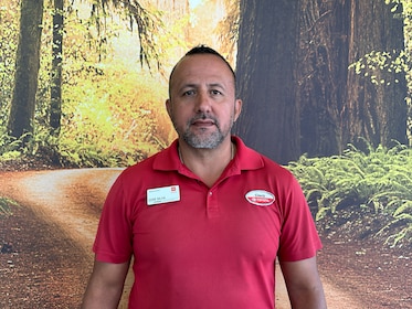Staff member Jose Silva from ID_2d71e0ada36d