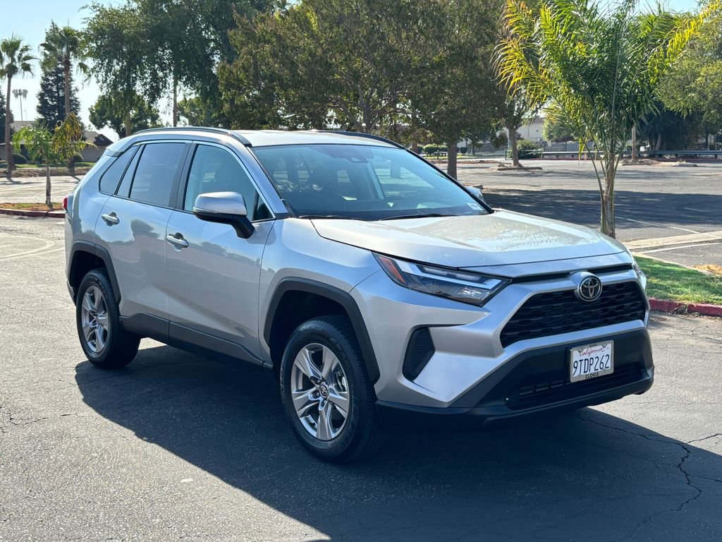 2025 Toyota RAV4 XLE photo 2