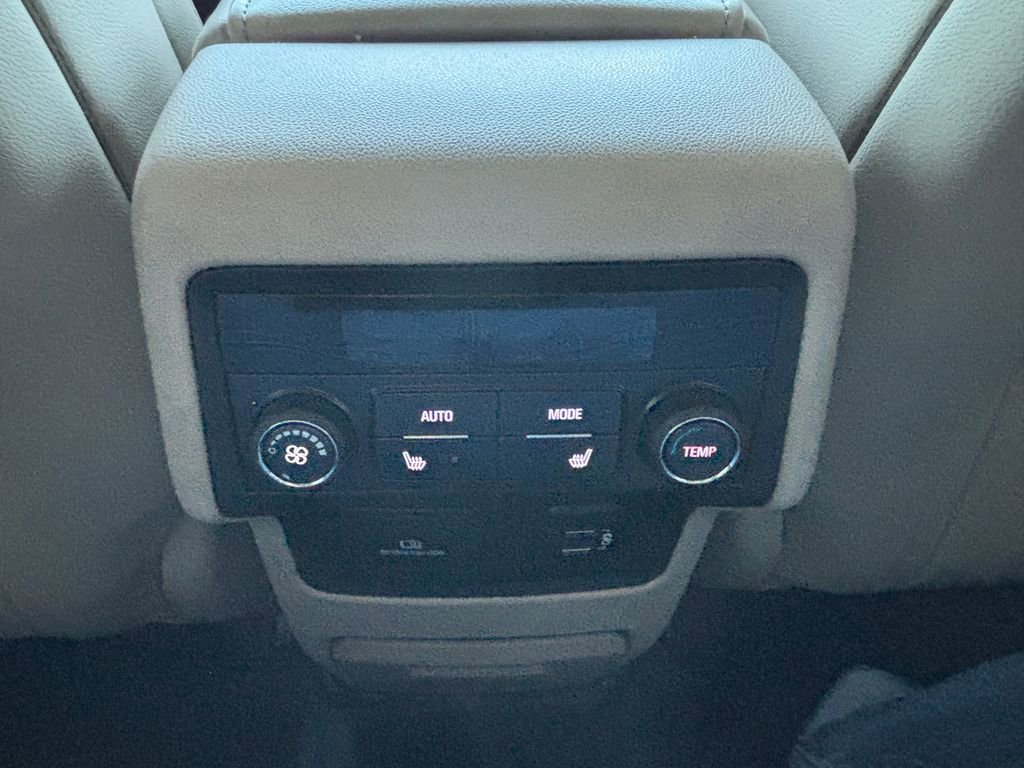 2019 GMC Acadia Denali - Photo 19