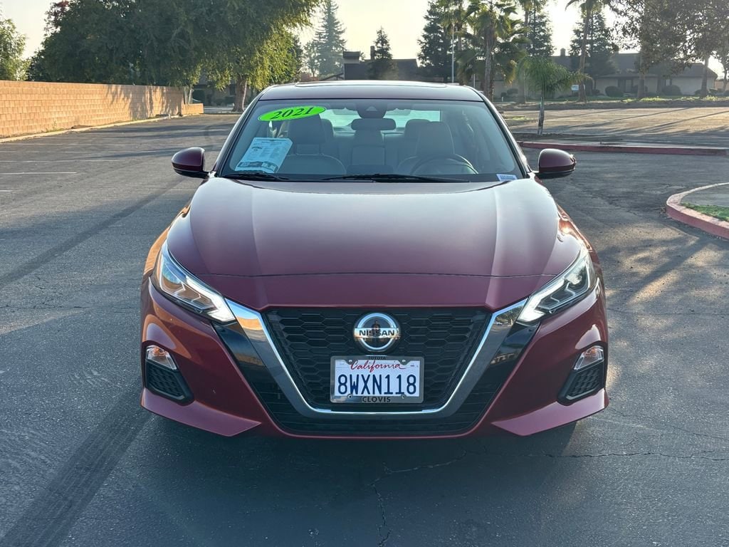 Used 2021 Nissan Altima 2.5 SV Sedan