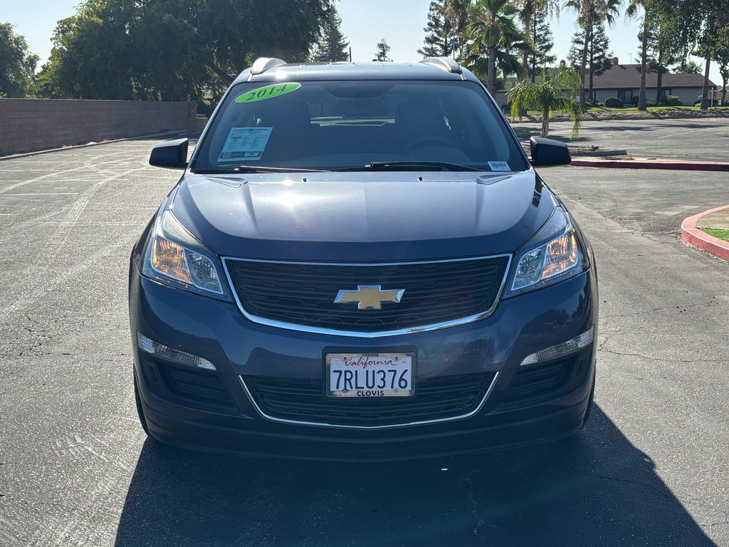 Used 2014 Chevrolet Traverse LS with VIN 1GNKRFED4EJ184445 for sale in Clovis, CA