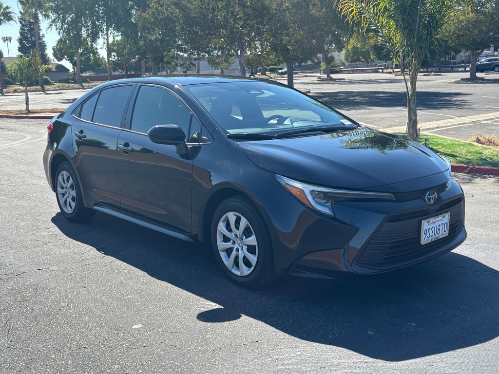 2025 Toyota Corolla Hybrid LE photo 3