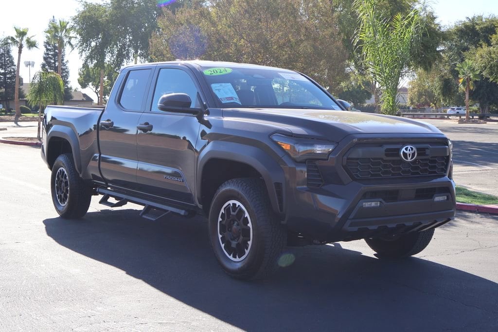 Used 2022 Toyota Tundra Platinum with VIN 5TFNA5EC0NX005507 for sale in Clovis, CA