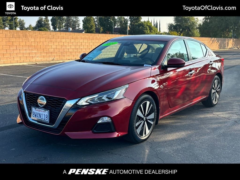 Used 2021 Nissan Altima 2.5 SV Sedan