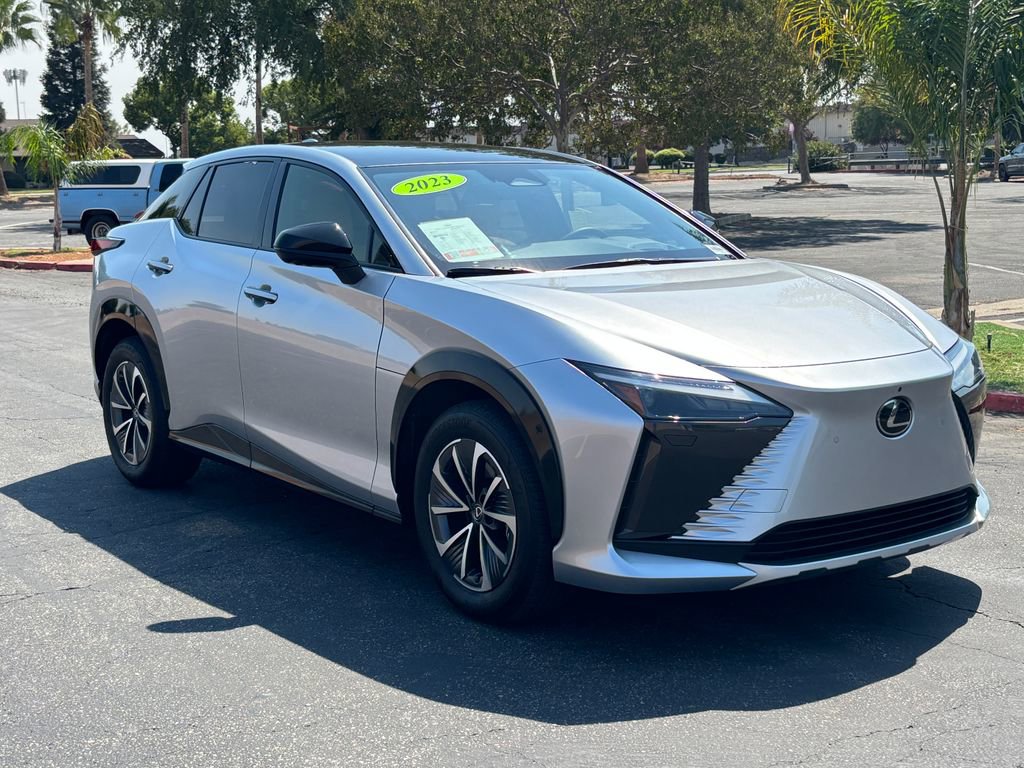 2023 Lexus RZ 450e Premium photo 3