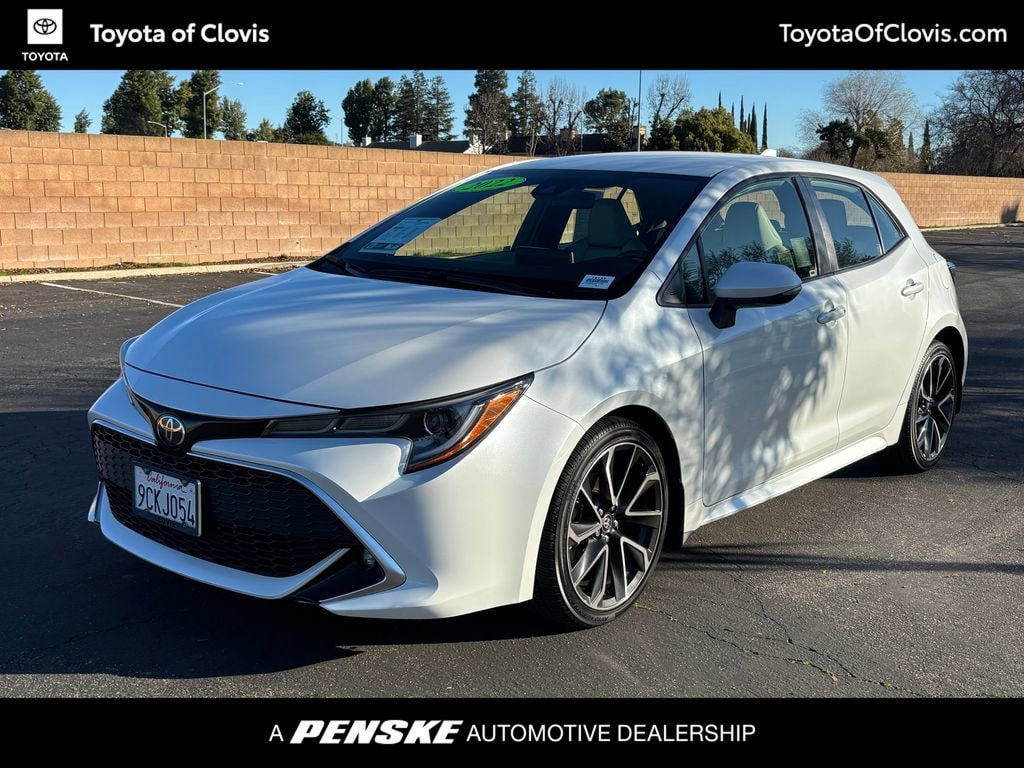 2022 Toyota Corolla Hatchback XSE's photo