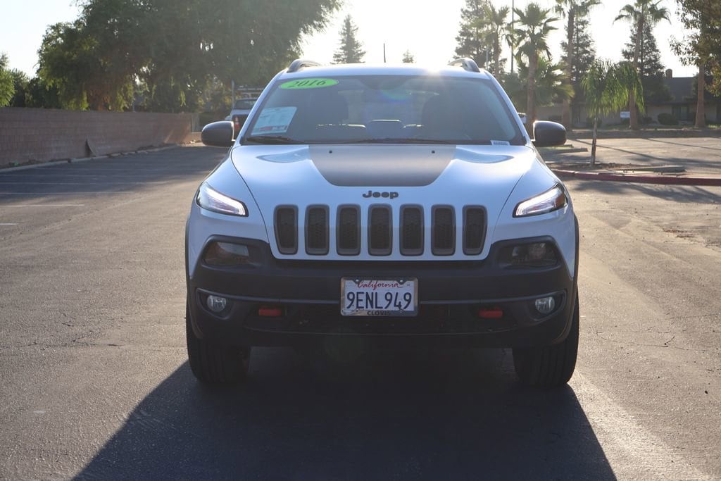 Used 2016 Jeep Cherokee Trailhawk with VIN 1C4PJMBSXGW252704 for sale in Clovis, CA