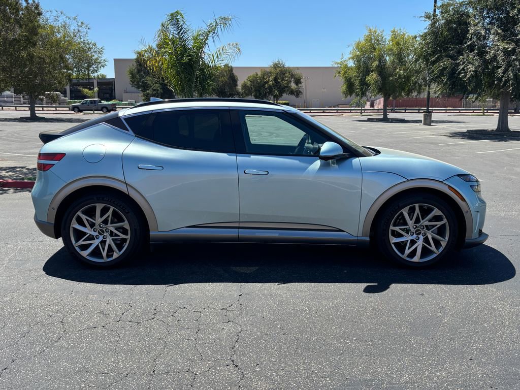 2024 Genesis GV60 AWD Advanced photo 4
