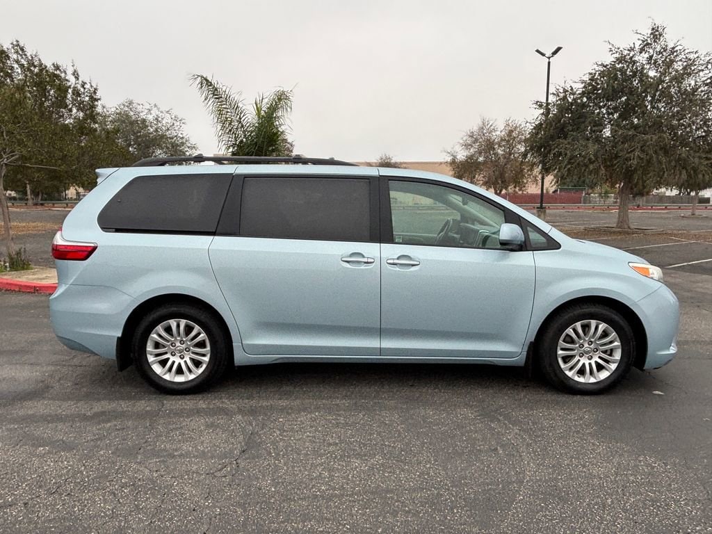 Used 2017 Toyota Sienna Limited 7 Passenger Van Passenger Van