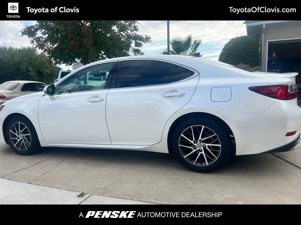 2017 Lexus ES 350's photo